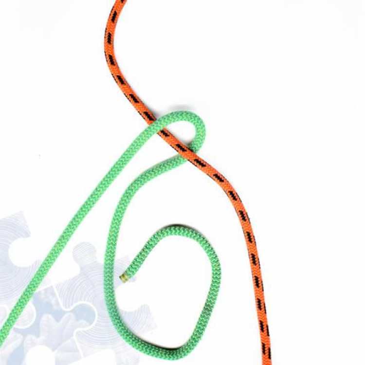 Second step on how to tie a Tautline Hitch Knot